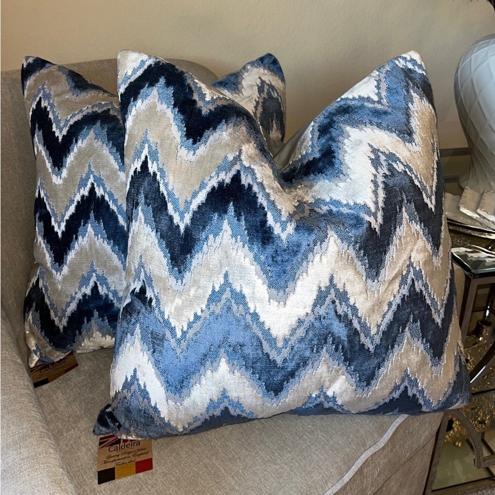 1-NWT CALDEIRA ZIGZAG DESIGN DECORATIVE PILLOWS (Read description for details)